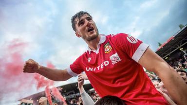 Bienvenidos al Wrexham 4x8